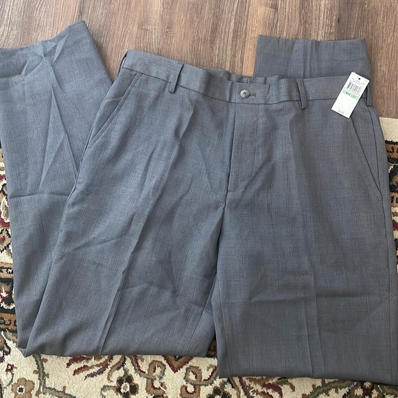 Van Heusen Traveler Pants 34x32 NWT - Picture 1 of 3